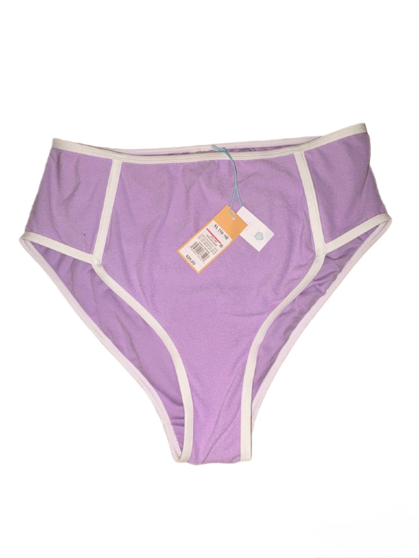 Woman’s Kona sol swim underwater